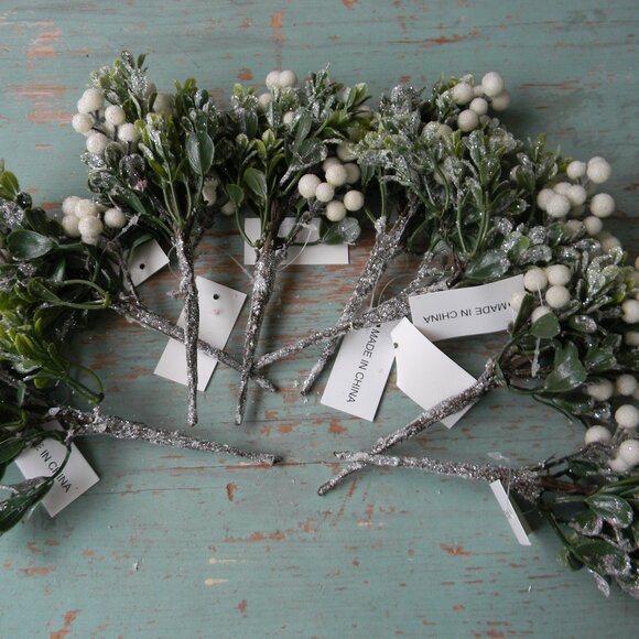 NWT Set of 8 Glistening Berry and Boxwood Picks by Valerie PARR HILL WHITE - Picture 1 of 2